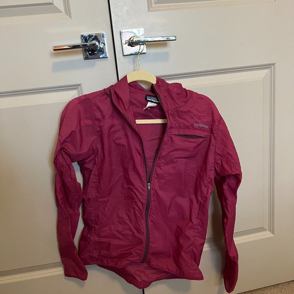 Patagonia running windbreaker
